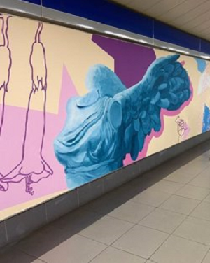 Un gran mural en homenaje a la mujer en la estación de Sainz de Baranda de Metro de Madrid